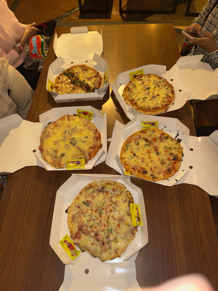 cooking pizzania time!