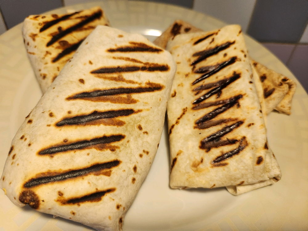 Tuna Melt Wraps inspired by my boyfie...🤭😋🥰

🐟🥬🧅🧀🌯🥙