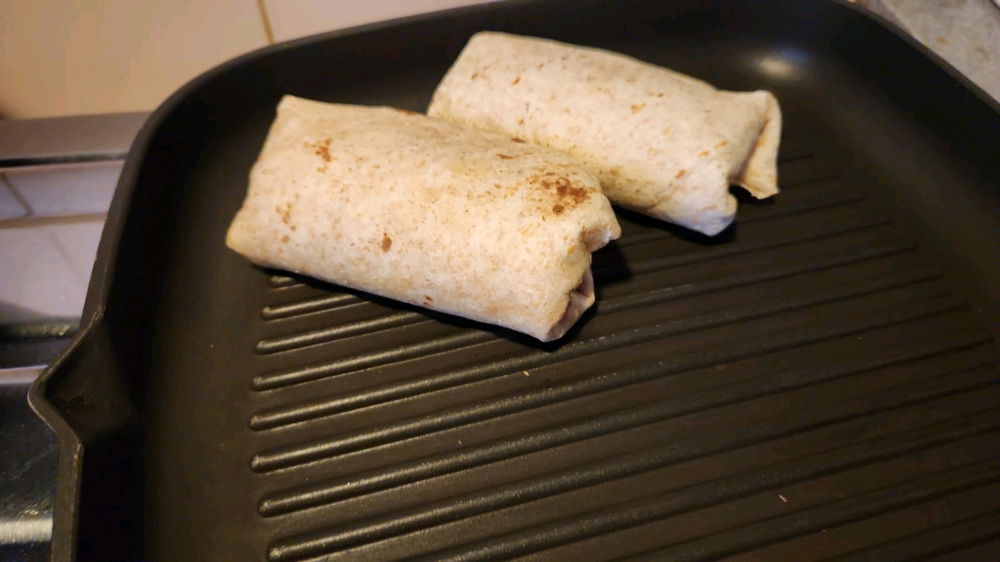Tuna Melt Wraps inspired by my boyfie...🤭😋🥰

🐟🥬🧅🧀🌯🥙