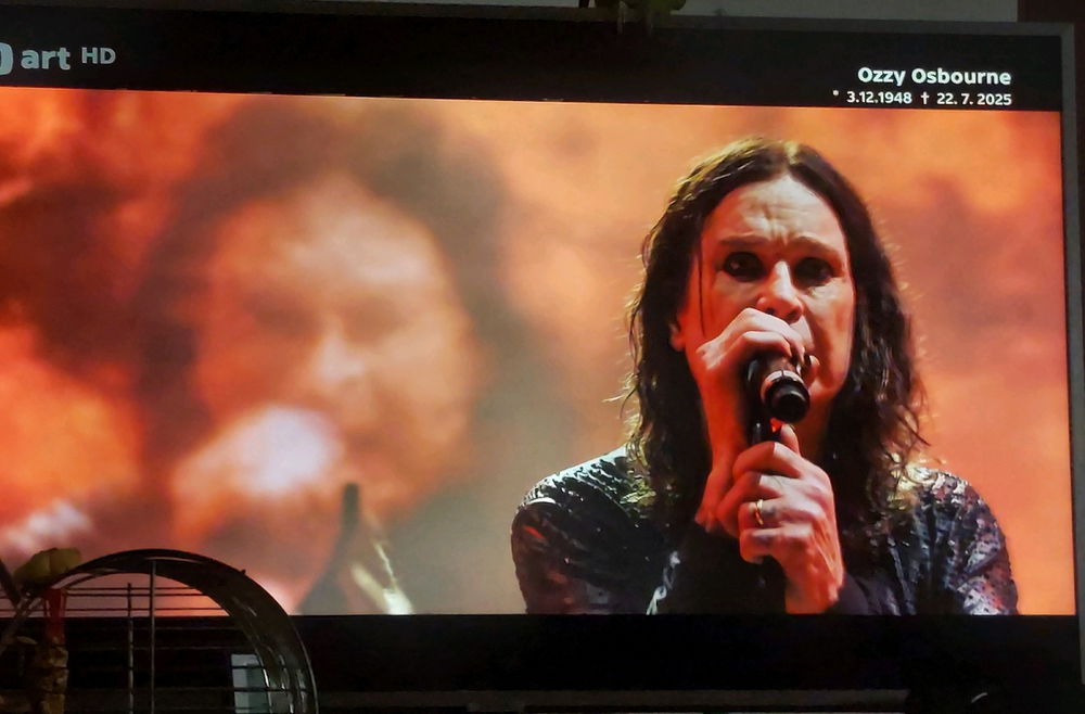Díval se někdo včera na koncert v TV