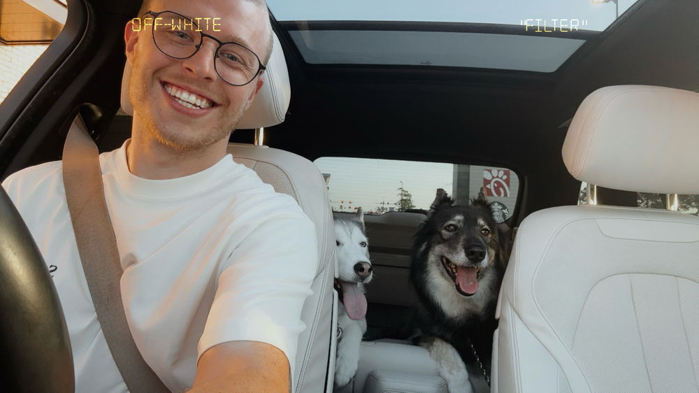 Fun little car ride with the ladies❤️🐾