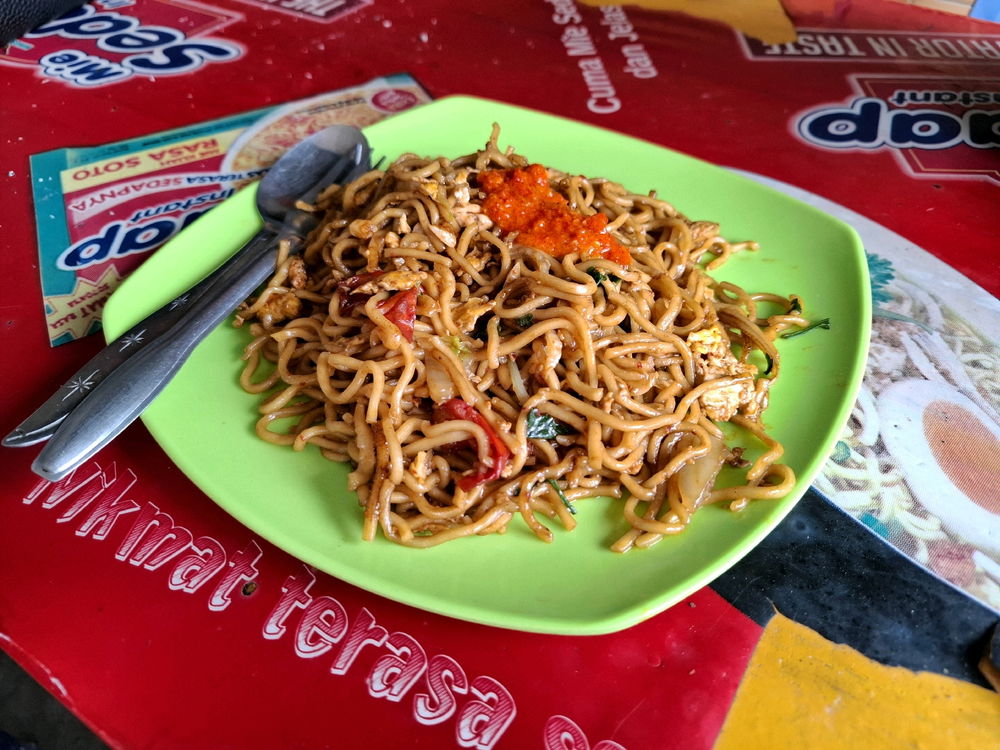 Food Of The Day : Stir Fried Noodles & Fried Banana