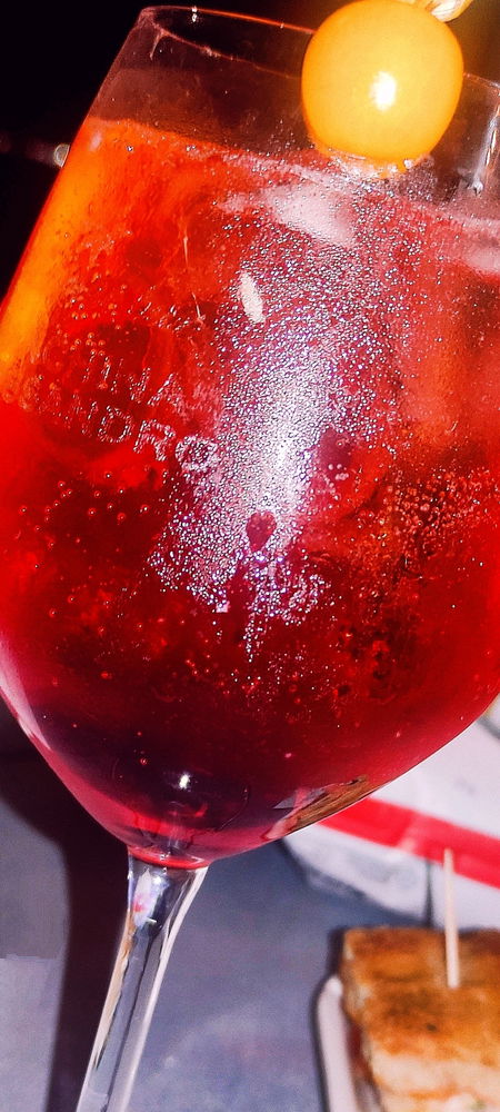 Just pretending have
Good time 😂🤣🍹