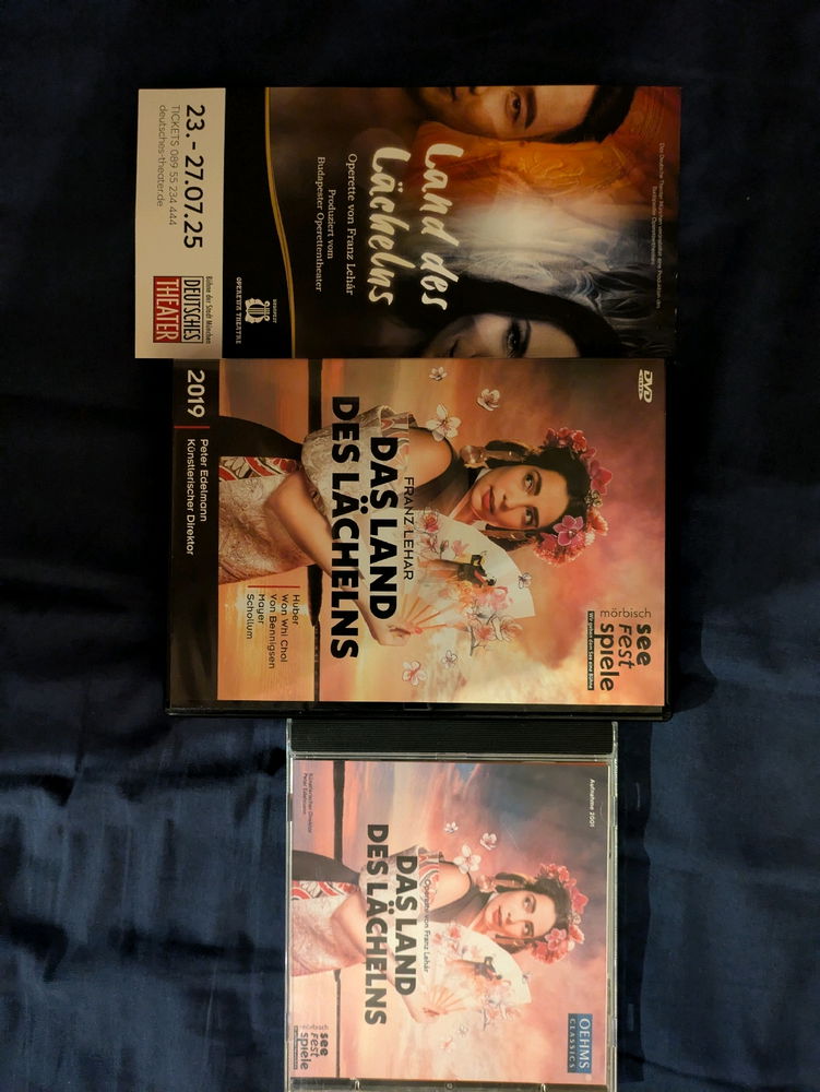 Heute Abend war es endlich so weit, es hat sich endlich ergeben, dass ich die Operette "Das Land des Lächelns" im Deutschen Theater München anschauen konnte! ☺️ Und das noch mit dem berühmten Ensemble des Budapester Operettentheaters! Ich bin immer noch fasziniert! 🥳
