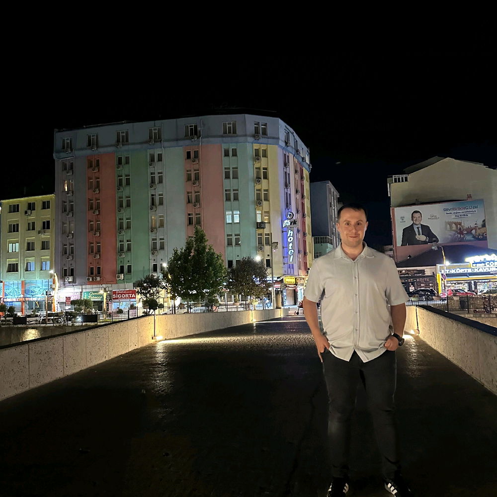 Yaşam, ağır aksak sürdürdüğüm bir sürgün.