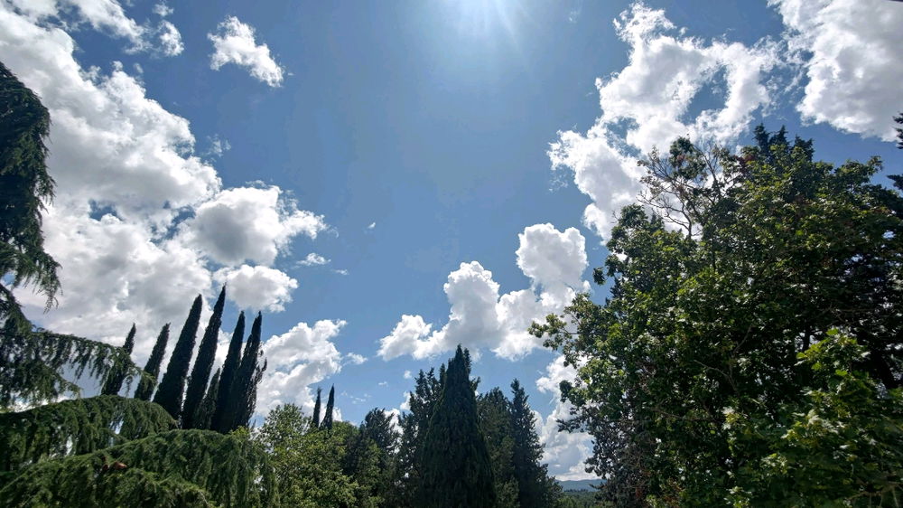 Quando speri in una giornata di pioggia , ma giustamente l' unico buco di sole lo hai te....