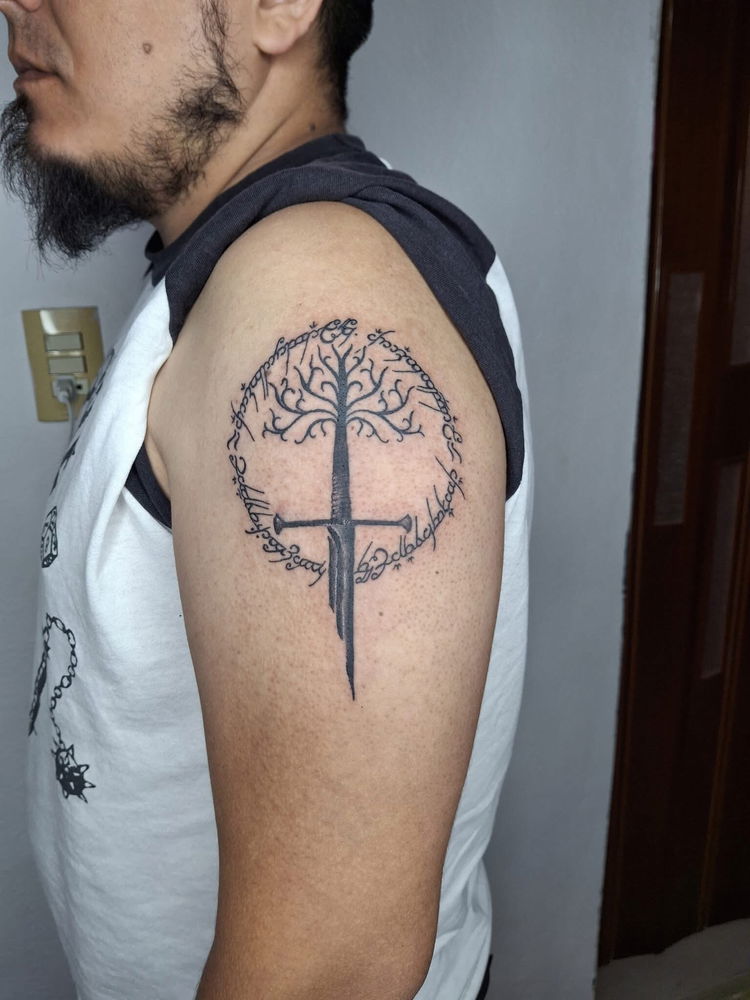 Mi Tatuaje refleja mi amor por las obras de Tolkien