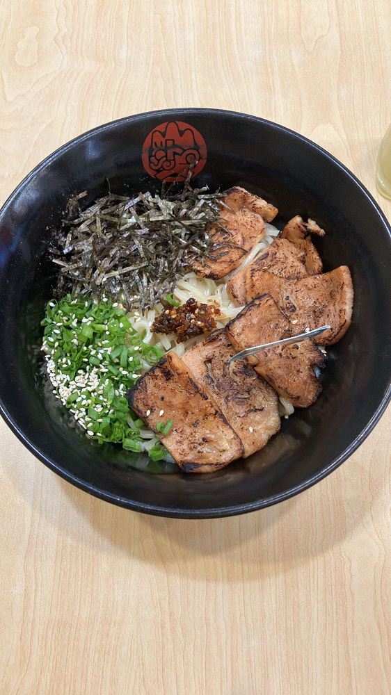 Nom nom 🍜🤤