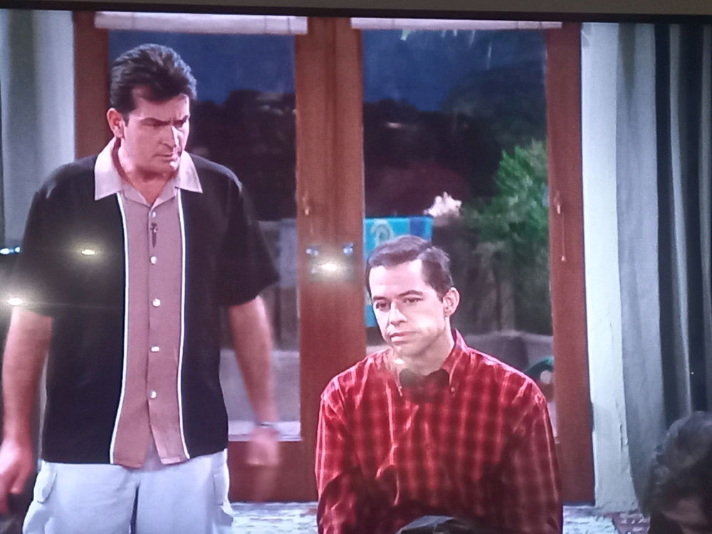 Disfrutando el fin de semana con un poco de comedia