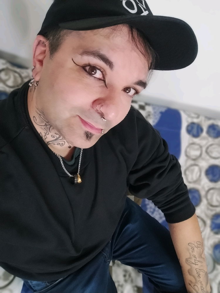 Escuchando música