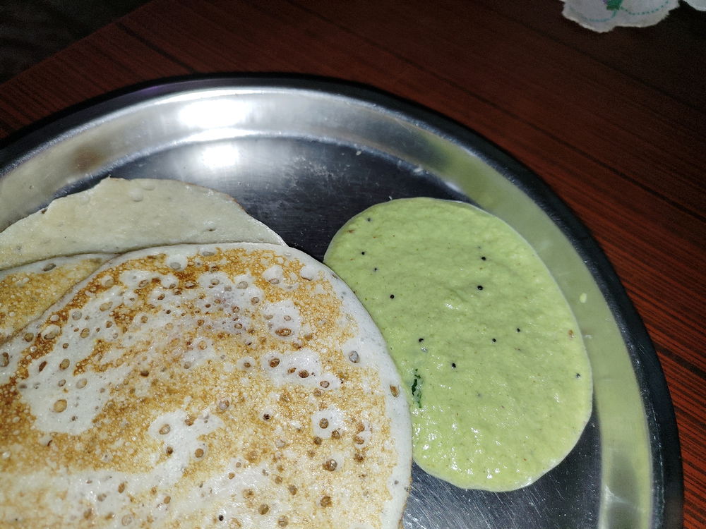 Sunday morning breakfast 
Dosa and coconut chutney 😋