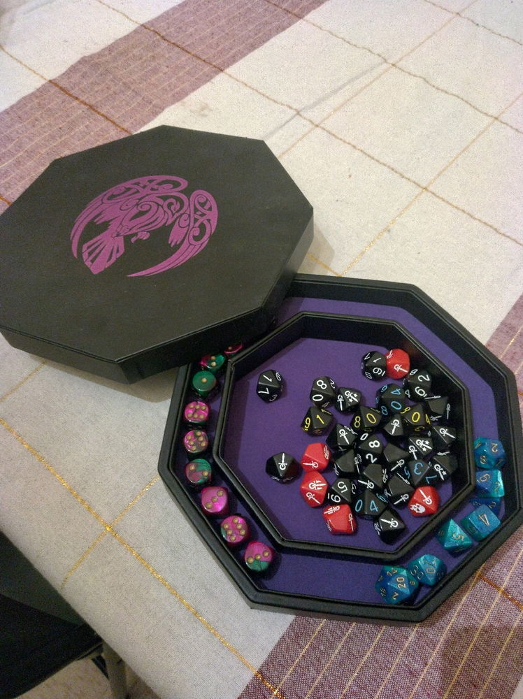 Dice box I never got to use, swapped to online to soon.