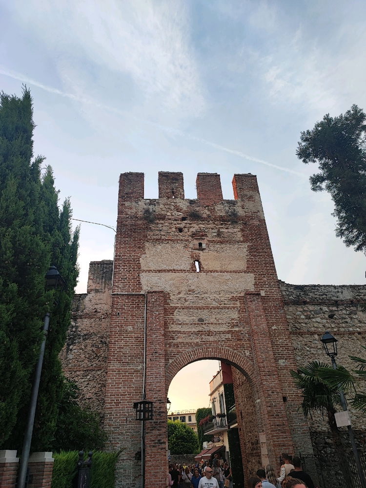 Lazise by night (Lago di Garda )