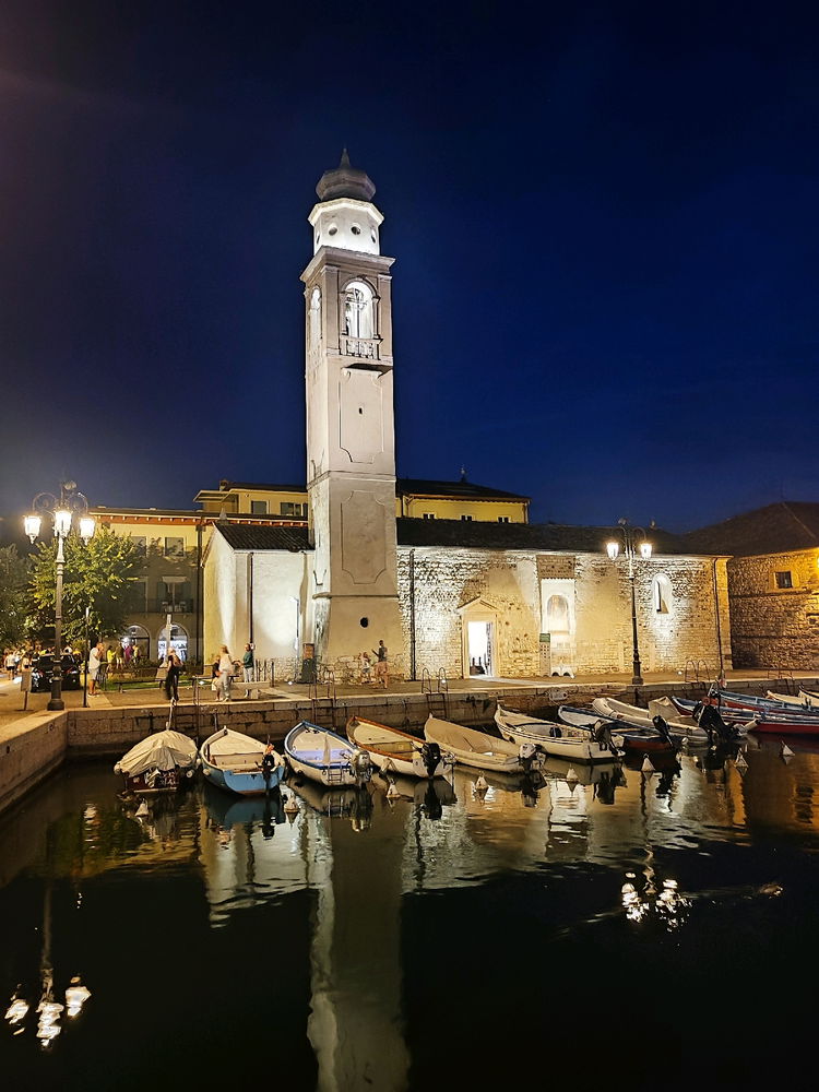 Lazise by night (Lago di Garda )