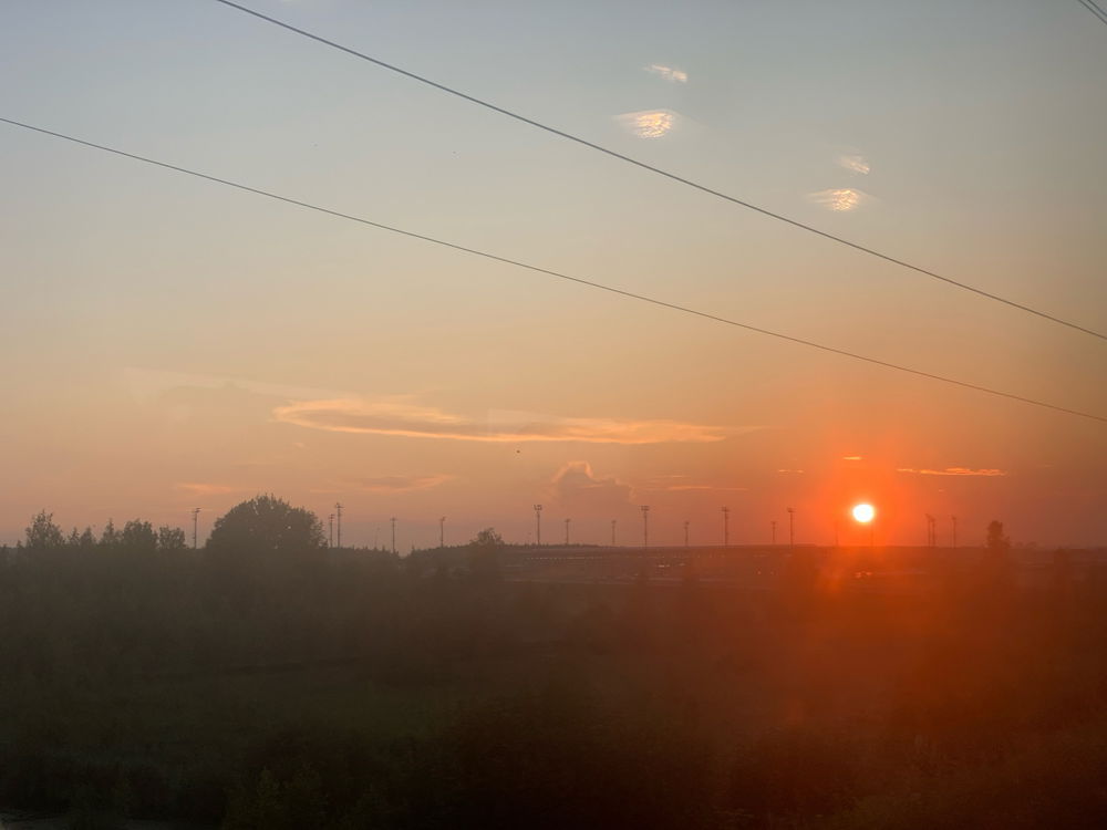 Закат из окна электрички🚂