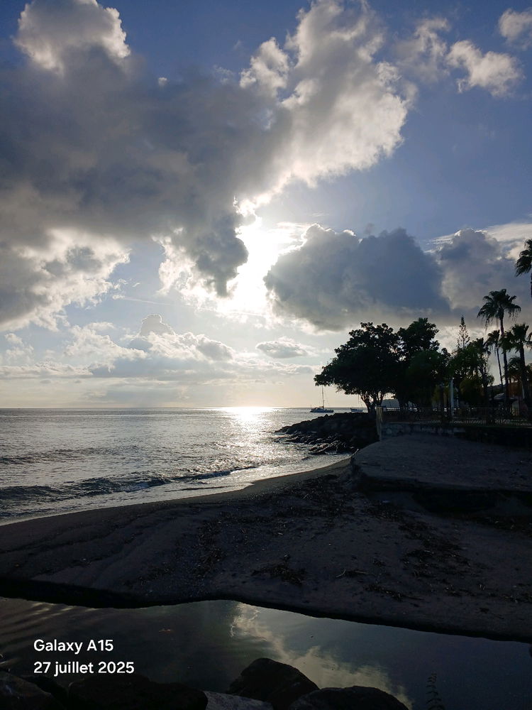 Ma ville natale Schoelcher ! Trop cool ! Madinina french west indies!