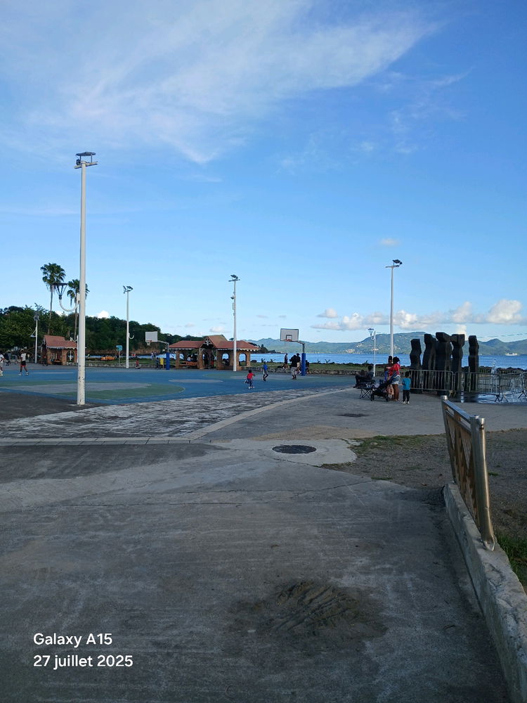 Ma ville natale Schoelcher ! Trop cool ! Madinina french west indies!