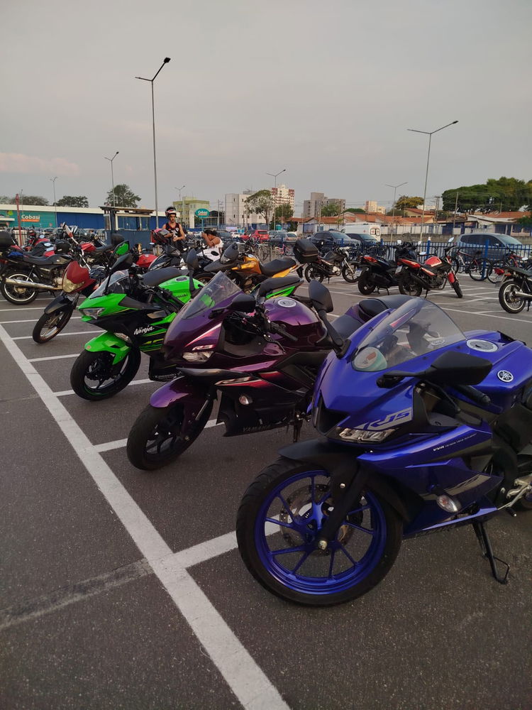 Feliz dia do motociclista pra galera do acelero 🏍️🤌🏼