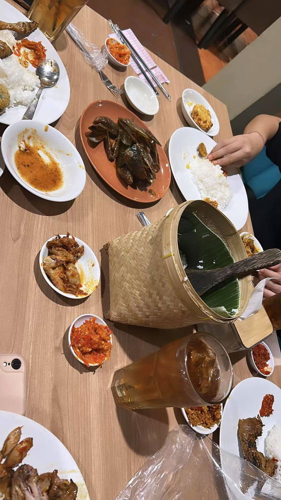 Come on, lunch has arrived, Indonesian food 🍽️