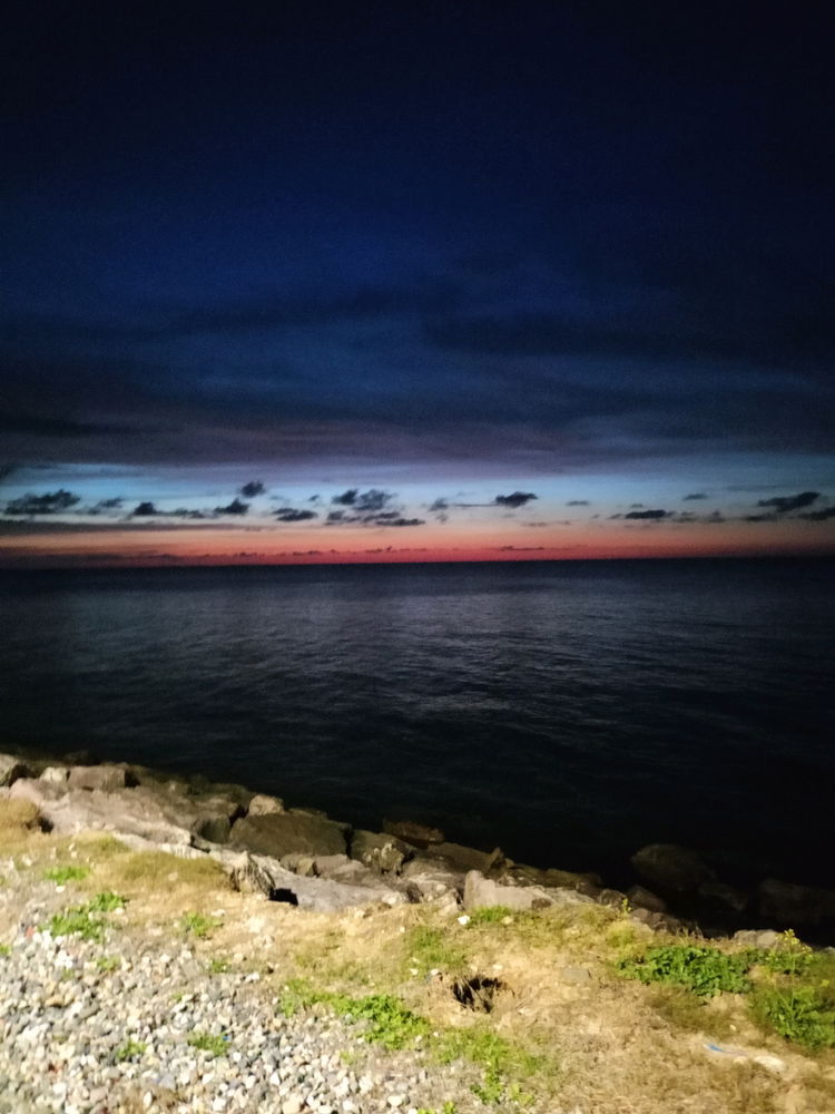 🌗