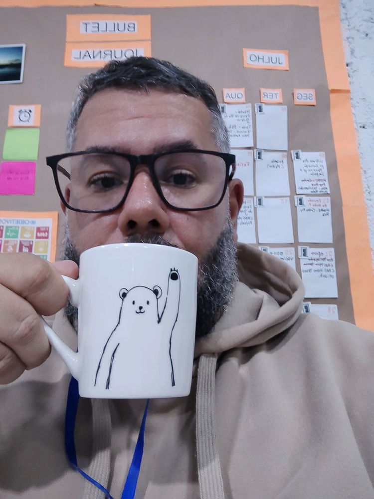 Um dia frio e um pouco de trabalho... 
Bom dia 🐻