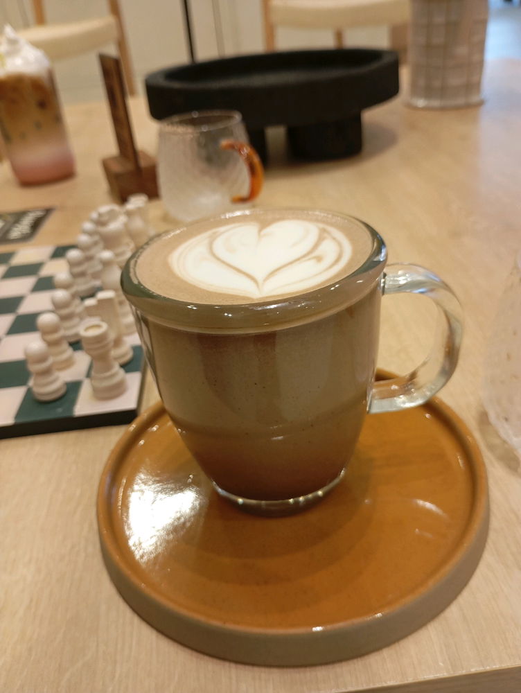 Un rico chocolate para un tarde ☕ lluviosa y fría