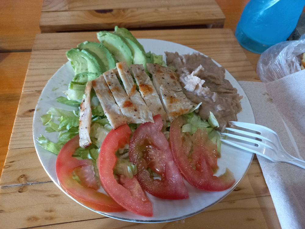 Lo bonito de hacer ejercicio es tener hambre y comer sano haha