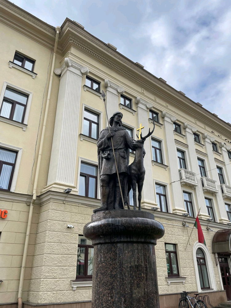 Вот и снова я побывала в Беларуси. На этот раз это были Мир, Лида и Гродно. Что я могу сказать- одной ночевки в Гродно все- таки мало. Не все успела посмотреть и не насладилась этим чудесным городом сполна. В следующий раз буду в Гродно не меньше трех дней. И другие города еще хочу посетить.