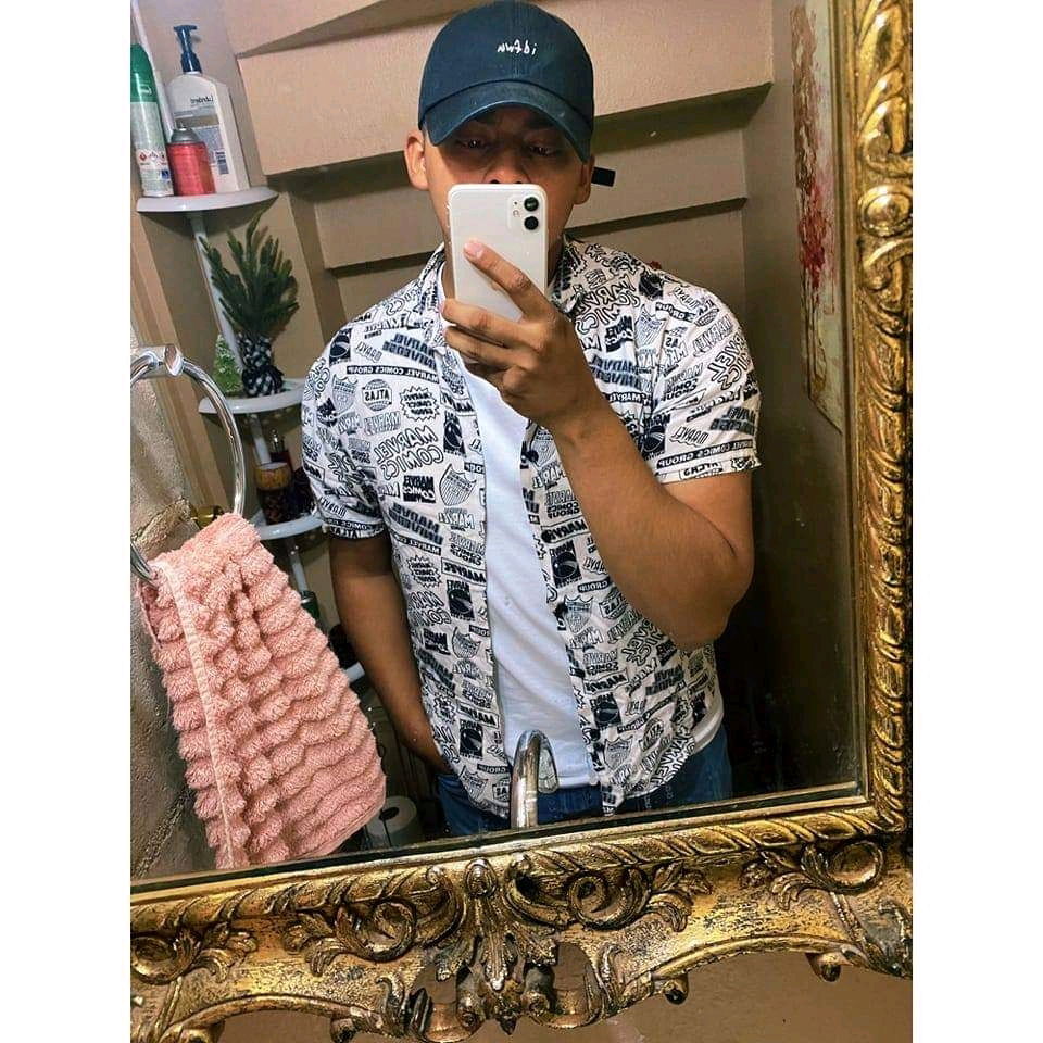 👽