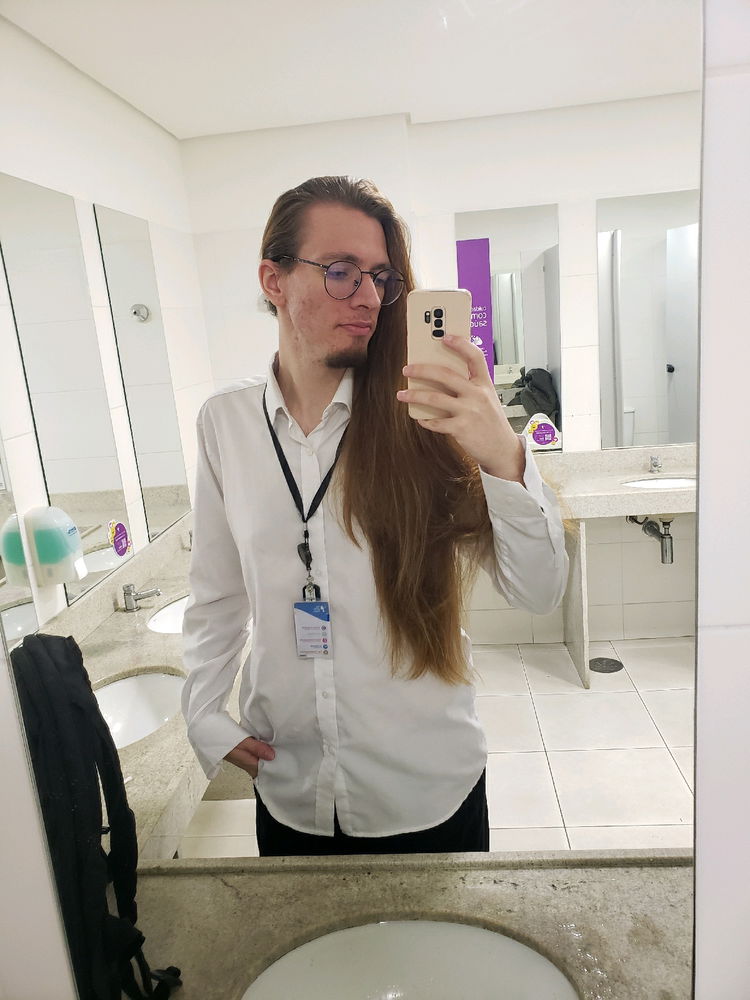 Comprei umas roupas novas, vou postar aqui todo dia agora kkkkk