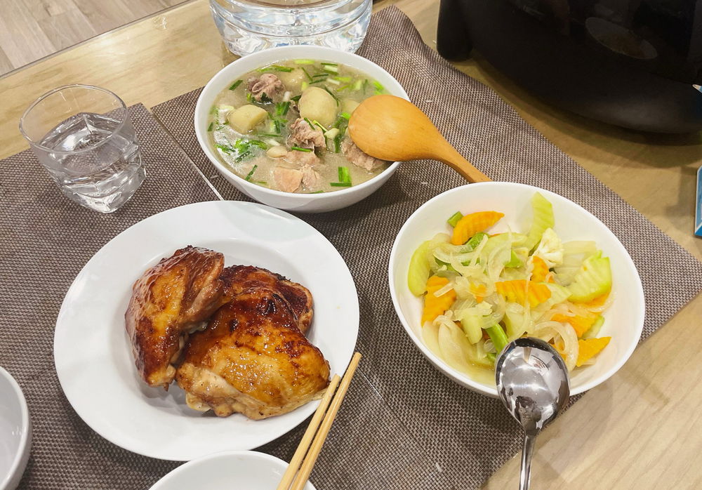 Grilled chicken thighs, ribs stew and stir-fried veggie.