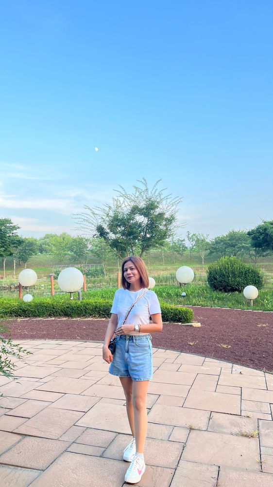 🌕☁️
 you don't have to be first. The important thing is that you keep flowing.
That I also have to leave some energy for myself.
Because, like a water..
the goal isn't speed, but getting there..🌸