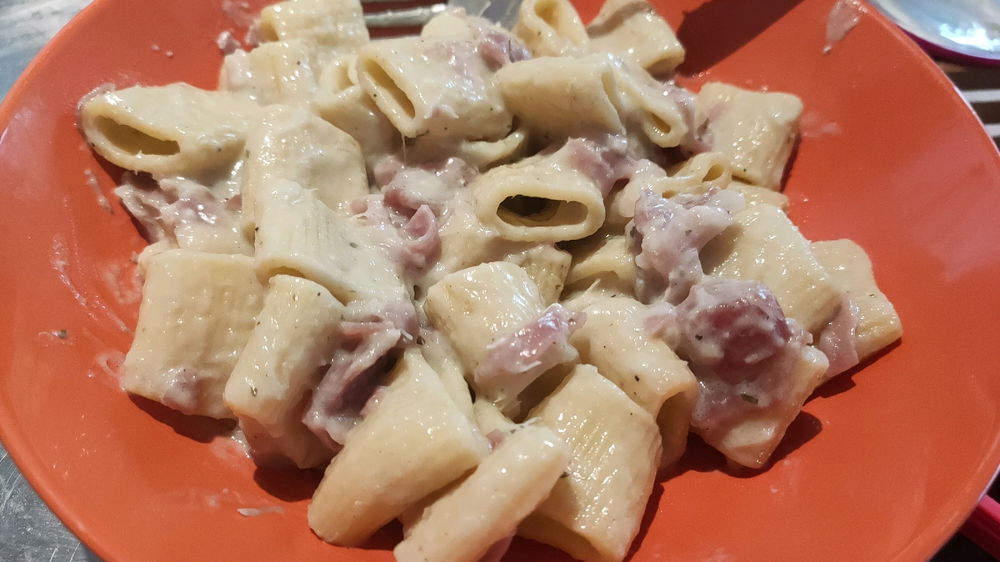 Mezzi maccheroni freschi all'uovo con carciofi e speck 😋