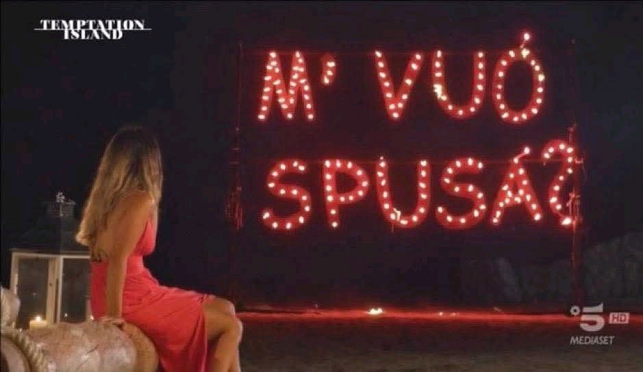 Sipario...
e con questo buonanotte 🤣🤣🤣