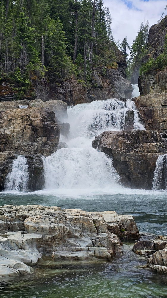 I love waterfalls 😍