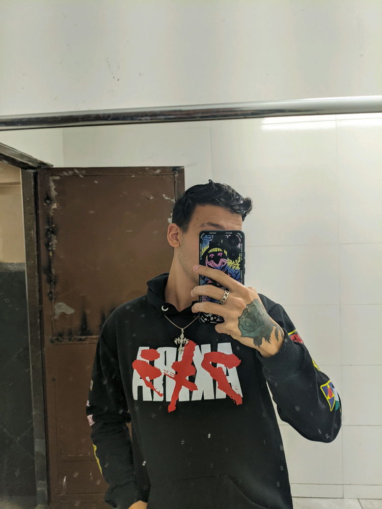 Alguém já viu Akira?
