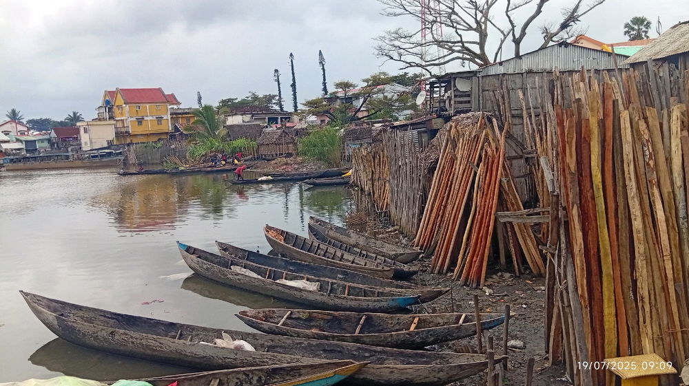 Mon village d'origine. On est à Madagascar.
Bonne journée!