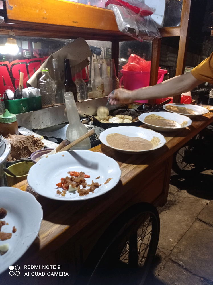 Street Food - ←⁠(⁠>⁠▽⁠<⁠)⁠ﾉ
