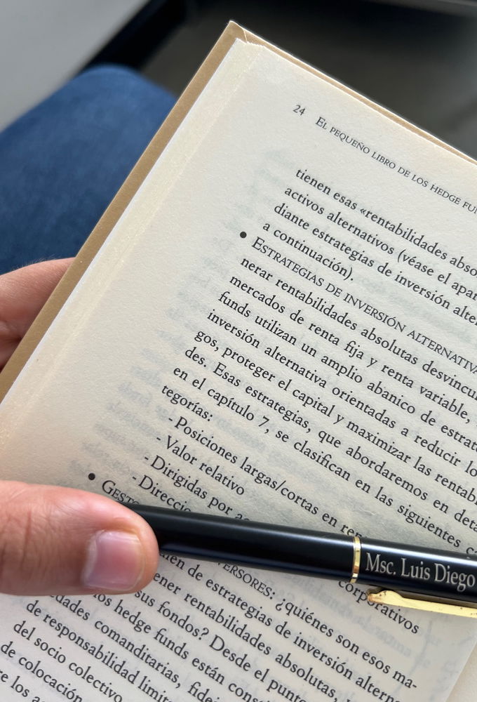 📖