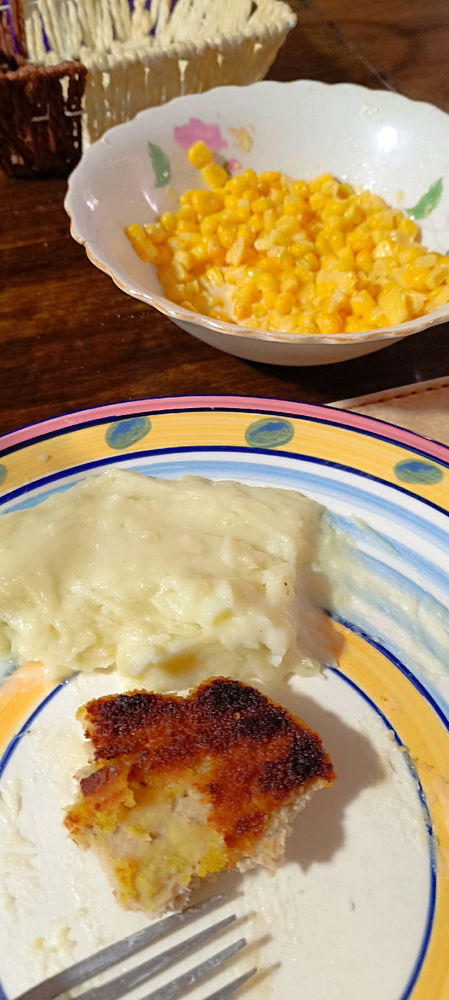 Mashed potatoes with croquettes and buttered corn salado (I was craving some buttered corn)