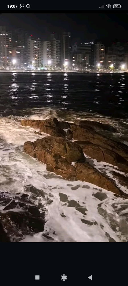 E o mar ...