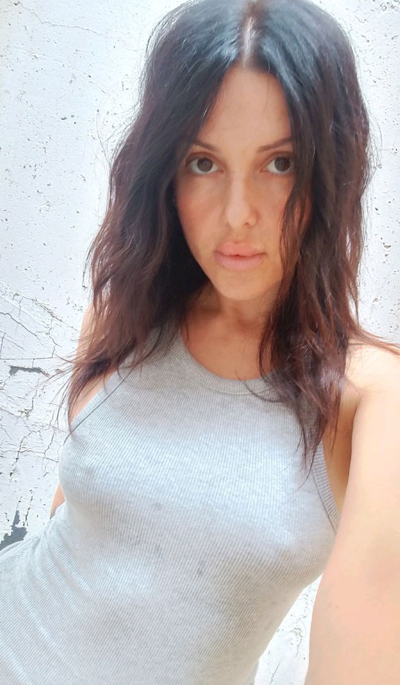👁️👁️
